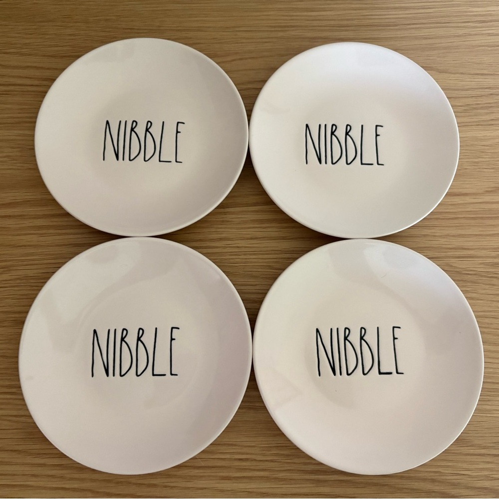Rae Dunn “Nibble” Dessert Plates – Set of 4